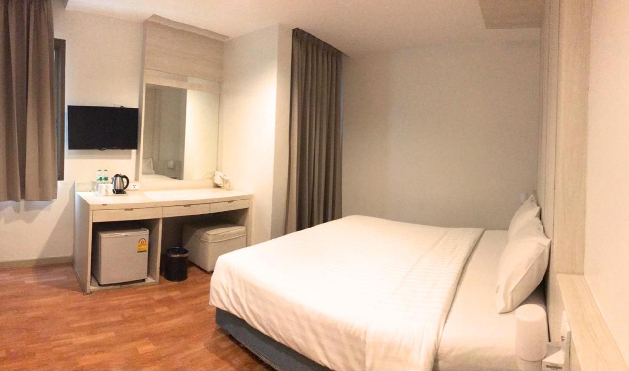 Ten Stars Hotel Bangkok Zewnętrze zdjęcie